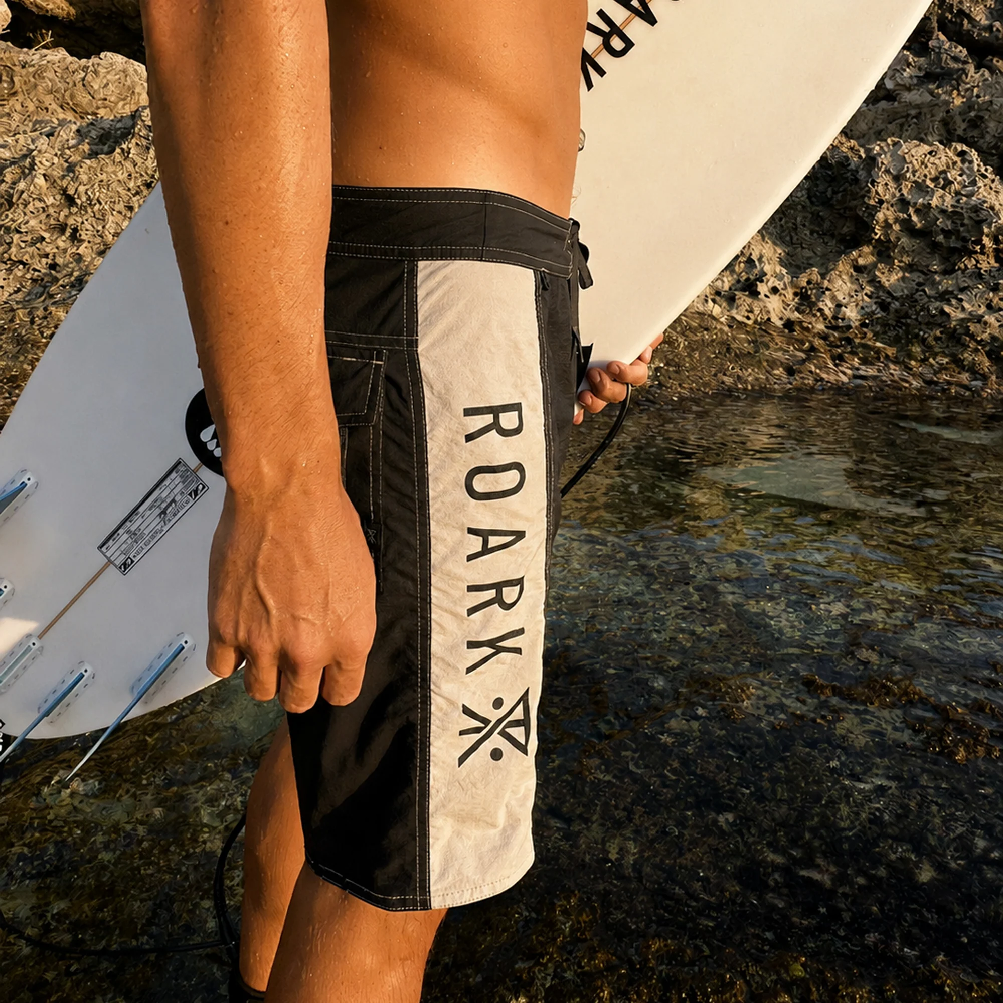 Passage Panel 18.5" Boardshorts - Black/white - Image 3