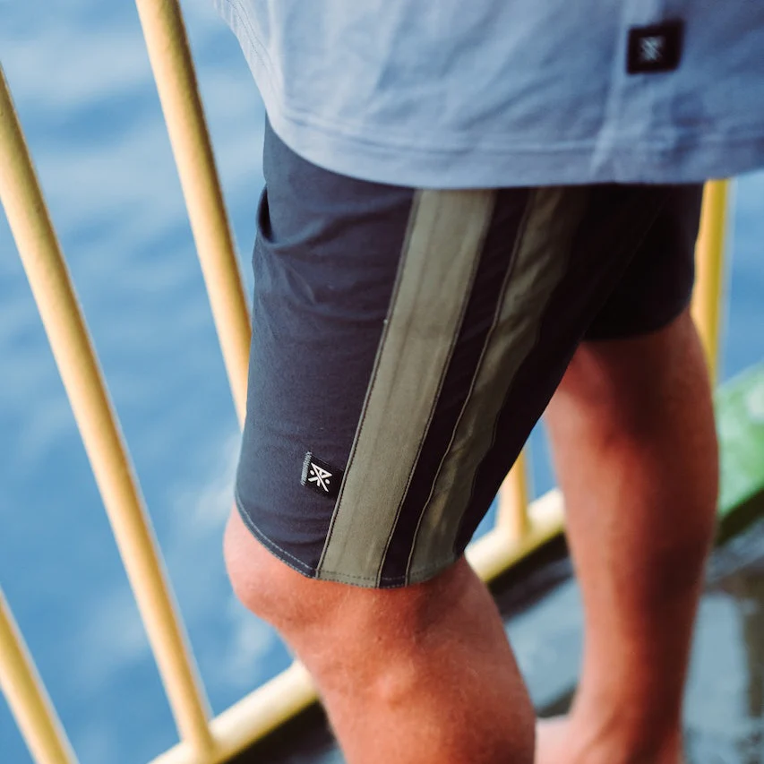 Passage Panel 18.5" Boardshorts - Black - Image 2