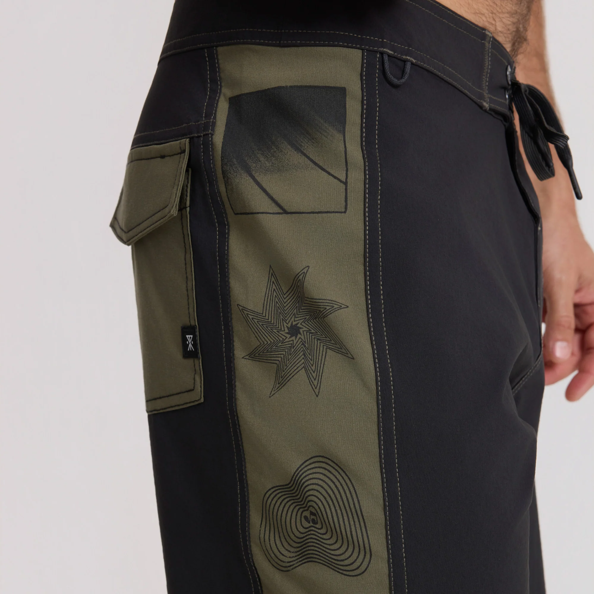 Passage Panel 18.5" Boardshorts - Black - Image 5