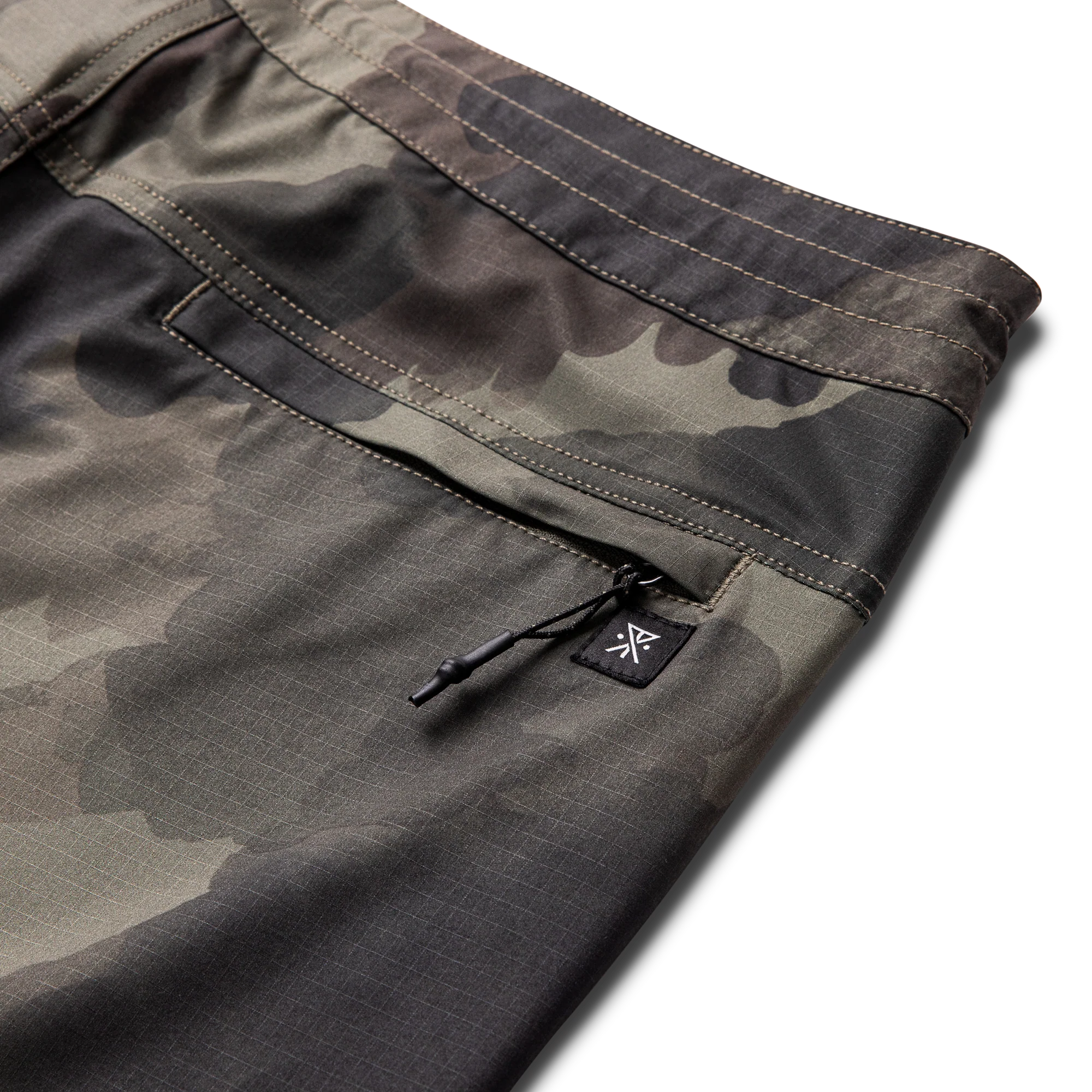 Venture Hybrid 18.5" Trunk - Camo - Image 7