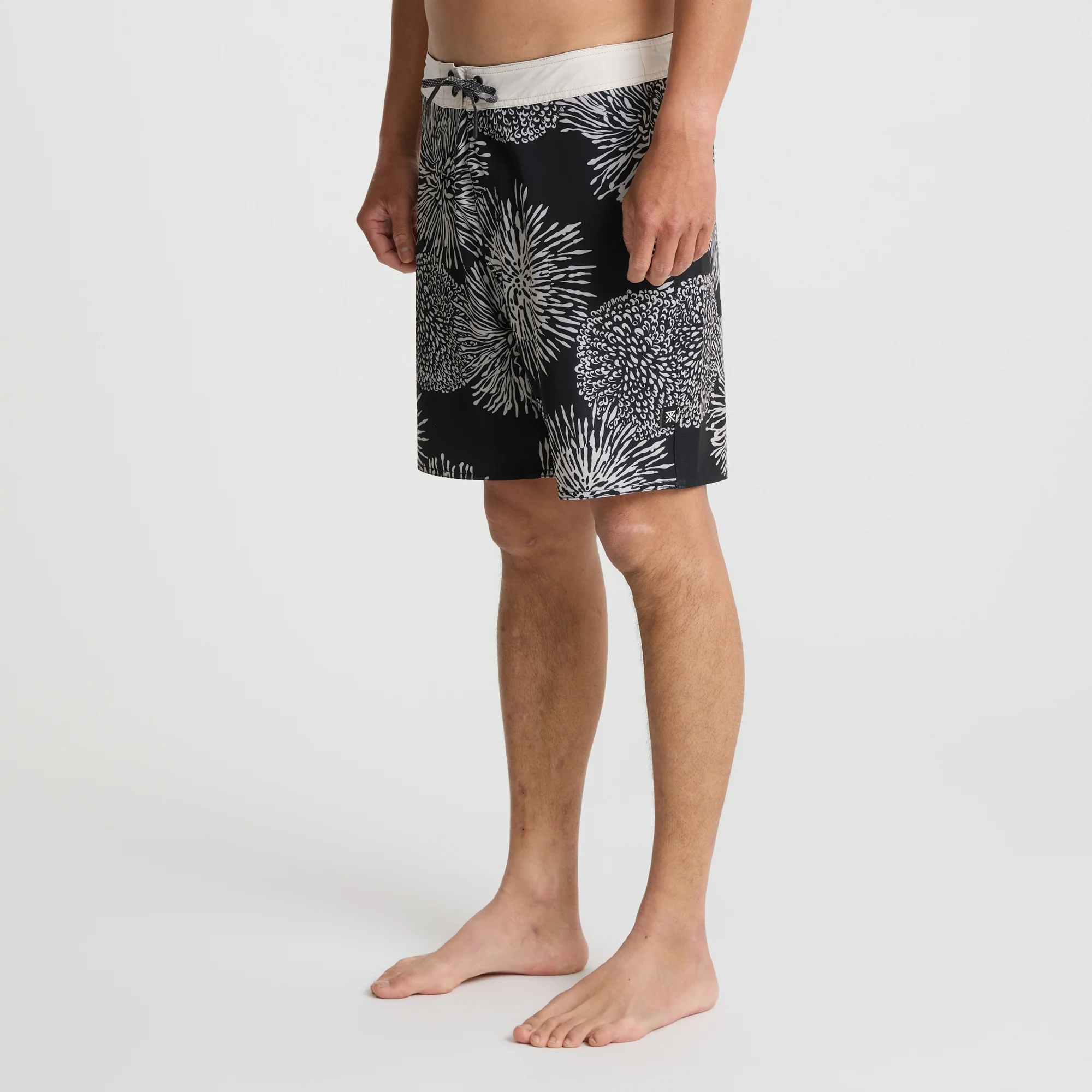 Passage 18.5" Boardshorts - Black Floral - Image 3