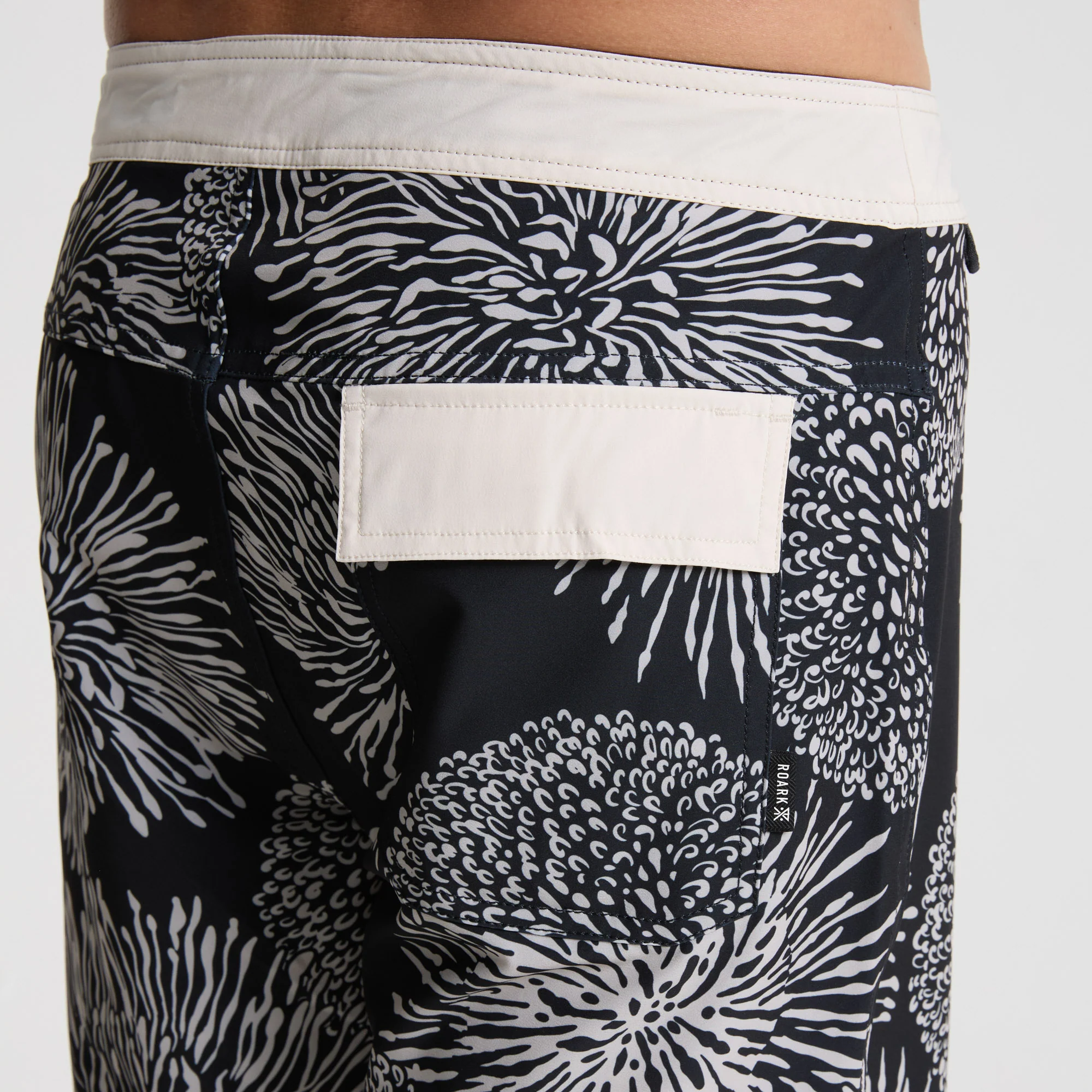 Passage 18.5" Boardshorts - Black Floral - Image 6