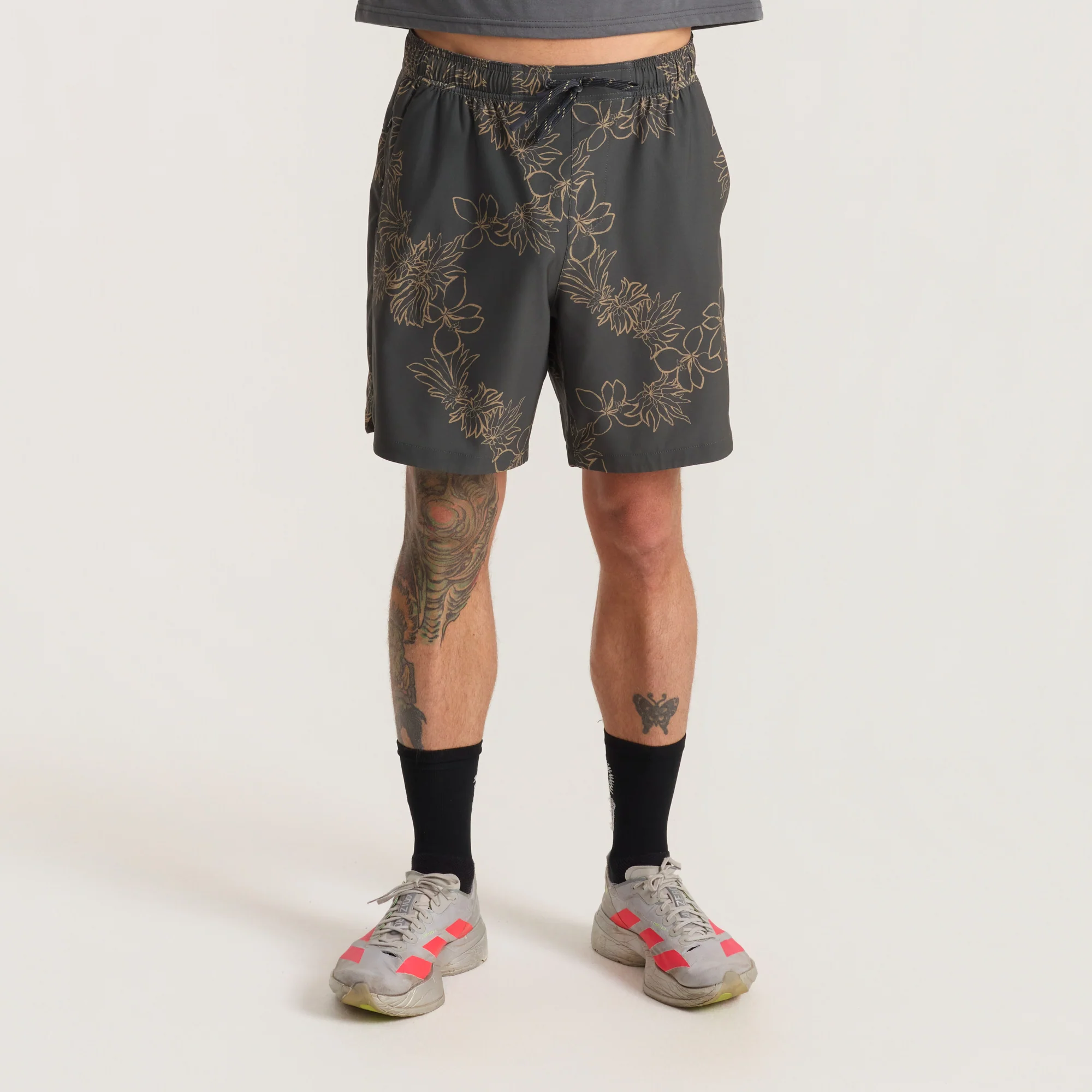 Serrano 7" Active Stretch Shorts - Onyx Floral - Image 2